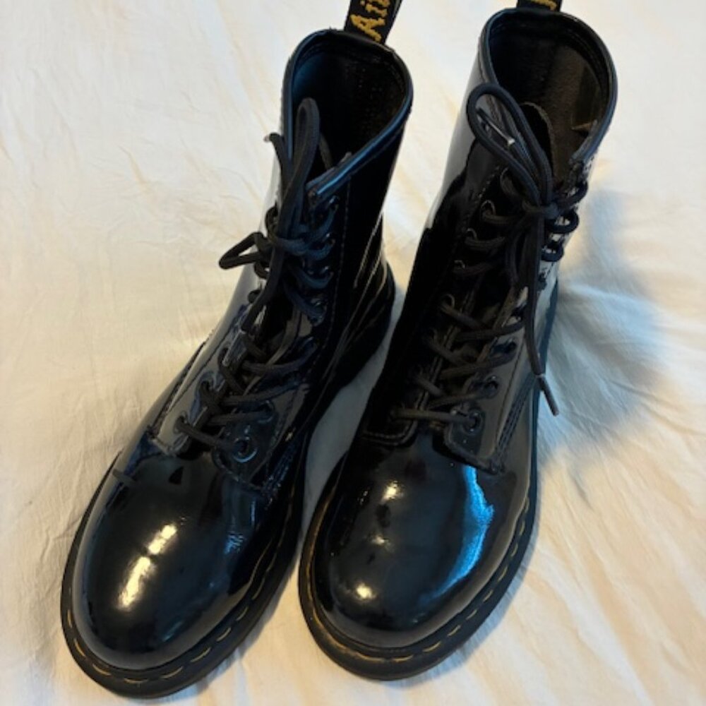 Dr. Martens 1460 Patent Leather Lace Up Boots - Excellent Condition - Size 8